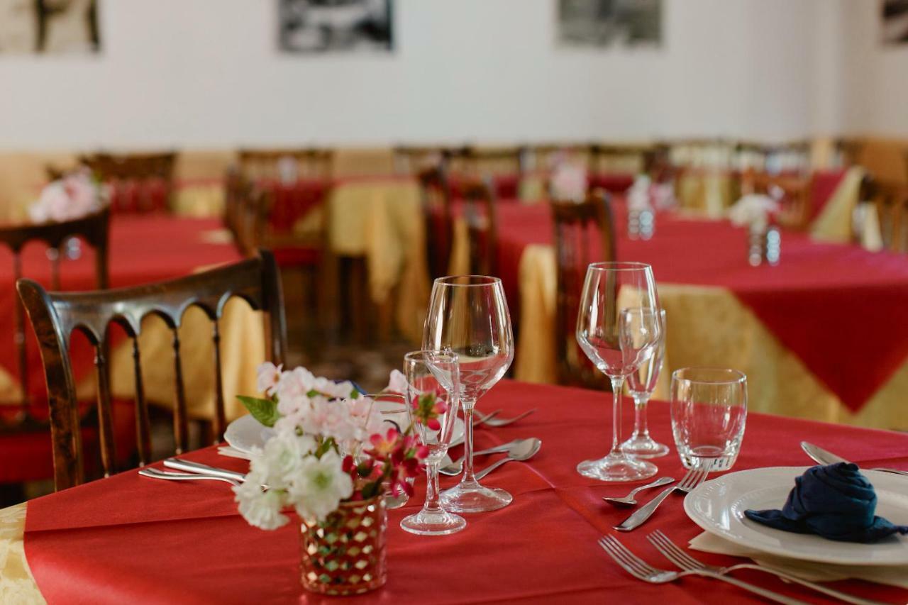 Hotel Lauretta Беллария-Иджеа-Марина Экстерьер фото